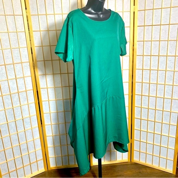 Emerald Green Asymmetrical Dress - Picture 1 of 11